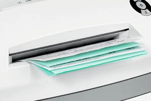 shreds up to 25 sheets of paper per pass